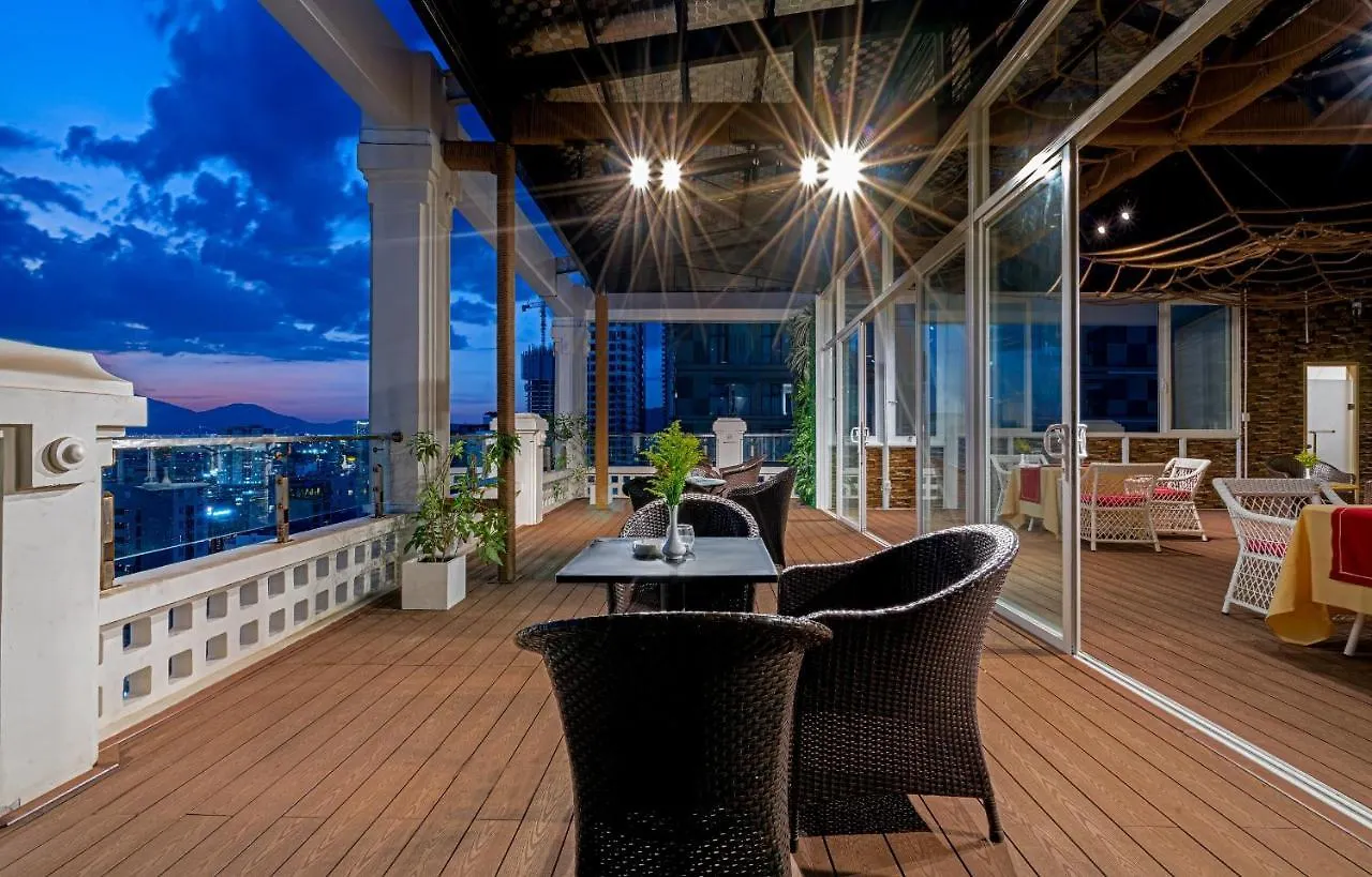 Bluesun Danang Beach Hotel 4*, Da Nang Vietnam