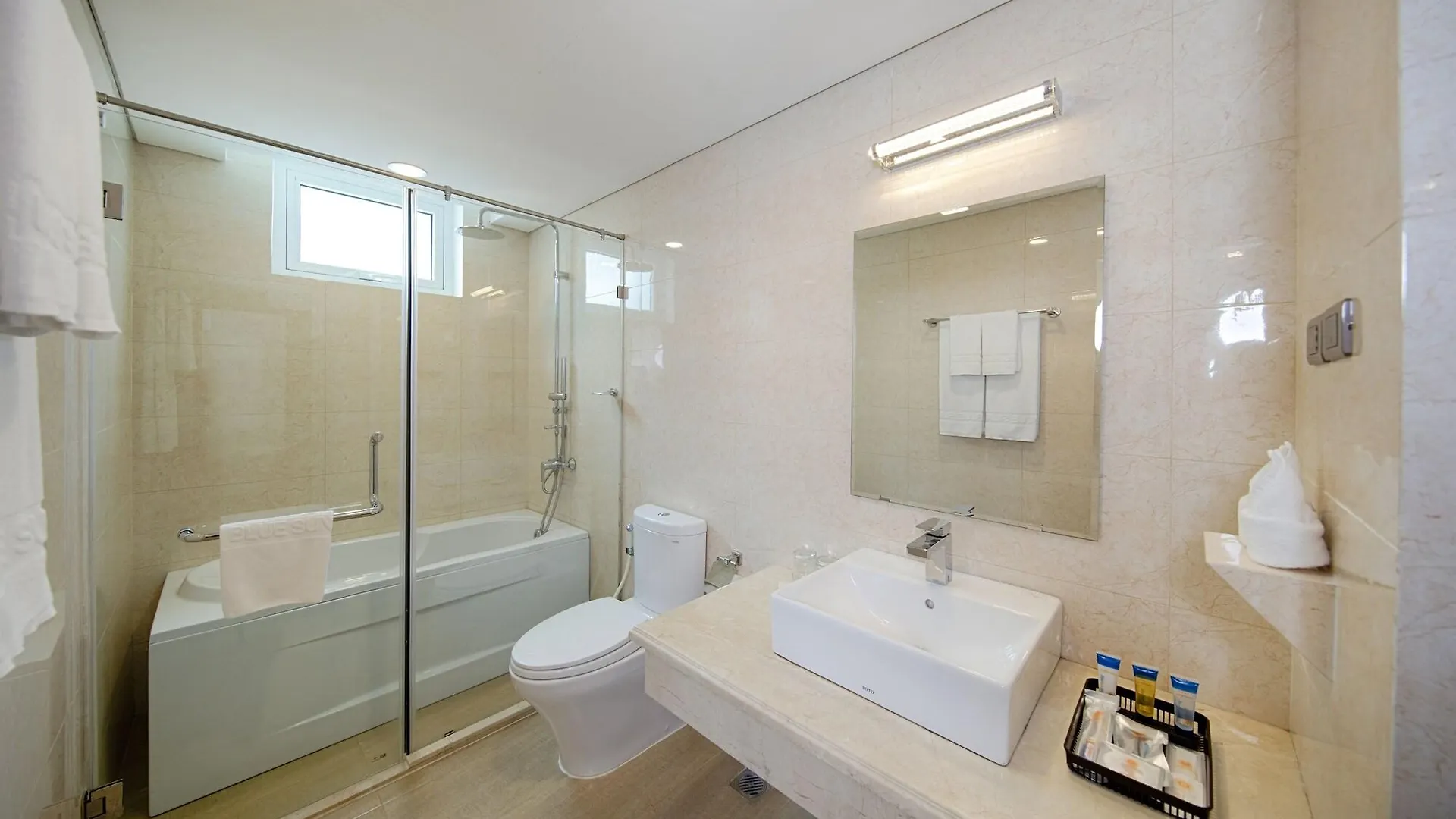Bluesun Danang Beach Hotel 4*, Da Nang Vietnam