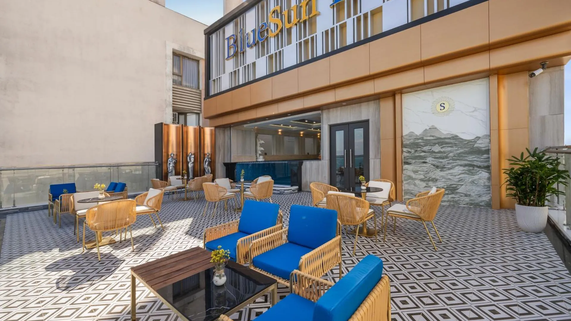 Bluesun Danang Beach Hotel  Дананг