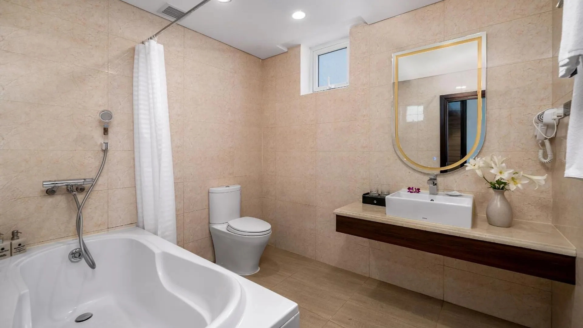 ****  Bluesun Danang Beach Hotel Вьетнам