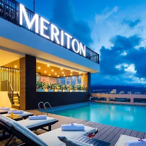Отель Meriton ****